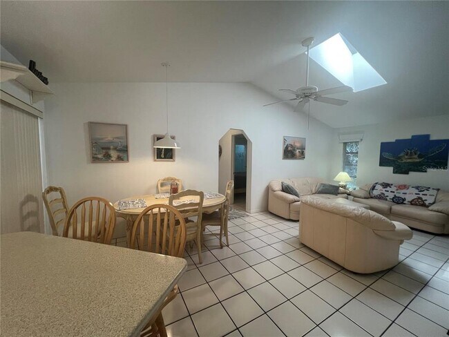 Building Photo - 1314 Beacon Dr