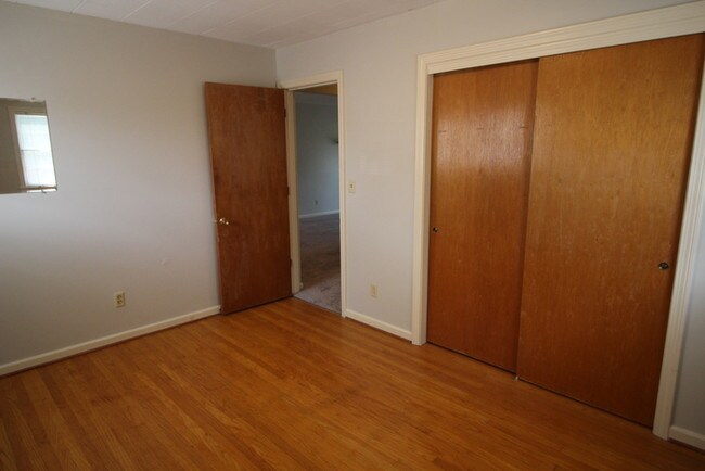 Building Photo - Two bedroom apartment in Clifton Heights