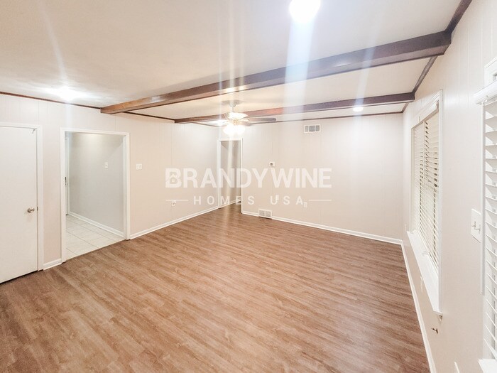 Building Photo - 3685 Naylor Dr