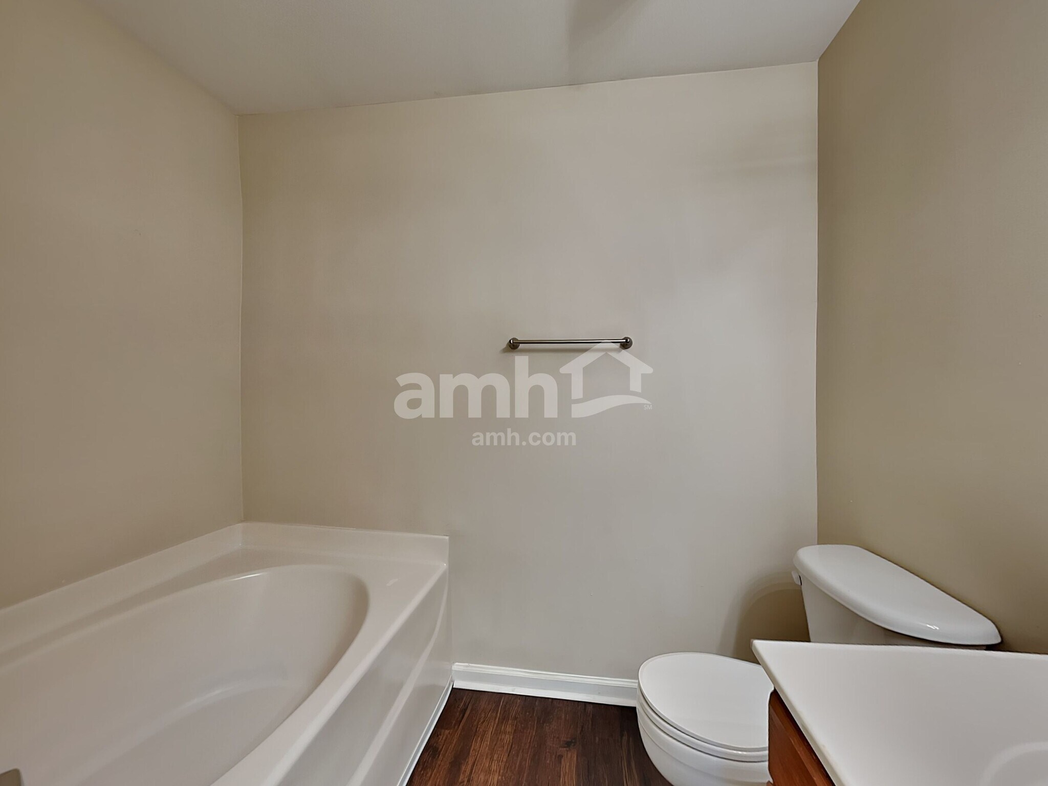 Building Photo - 147 Crescent Creek Ct