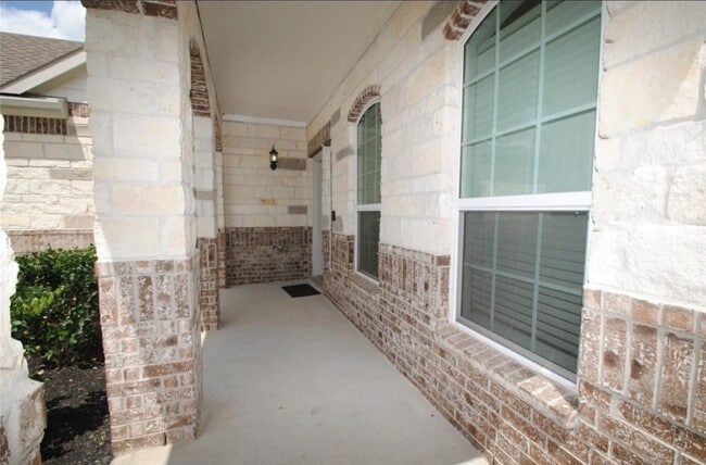 Building Photo - 60 Indian Wells Dr