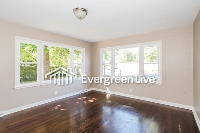 Building Photo - 5704 Chandler St