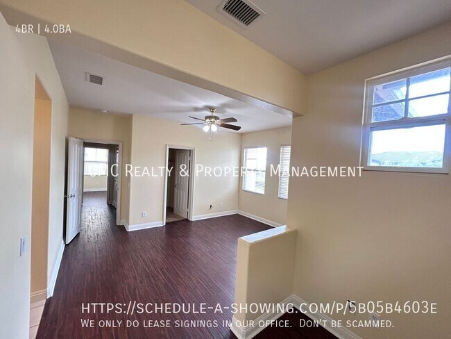 Building Photo - 2541 Hillcrest St