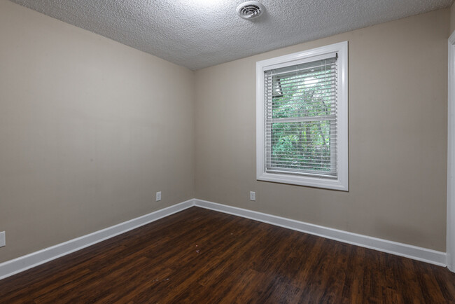 Building Photo - 2960 Tripp Ln