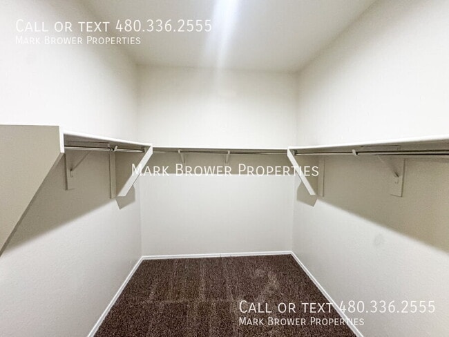 Building Photo - 5223 E Diatomite Dr