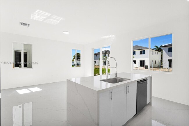 Building Photo - 22505 SW 125th Ave