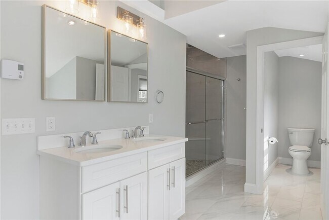 Building Photo - 53 River Run