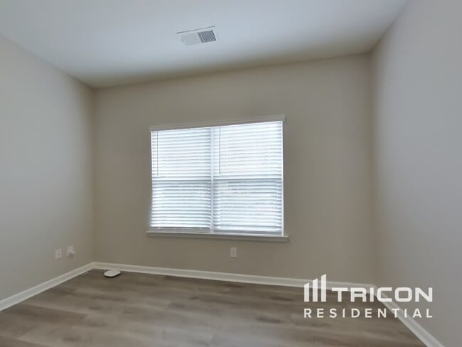 Building Photo - 4110 Tarnwood Pl