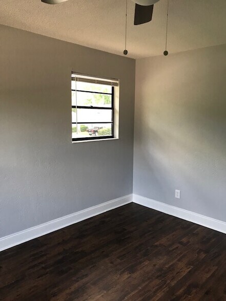 Building Photo - 1595 Megan Bay Cir