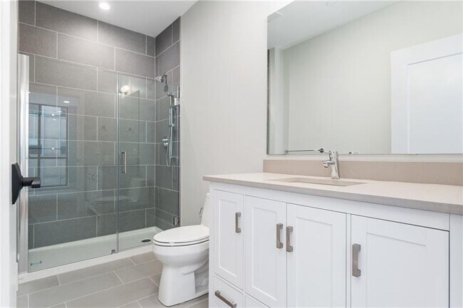 Building Photo - 350 Oliver Ave