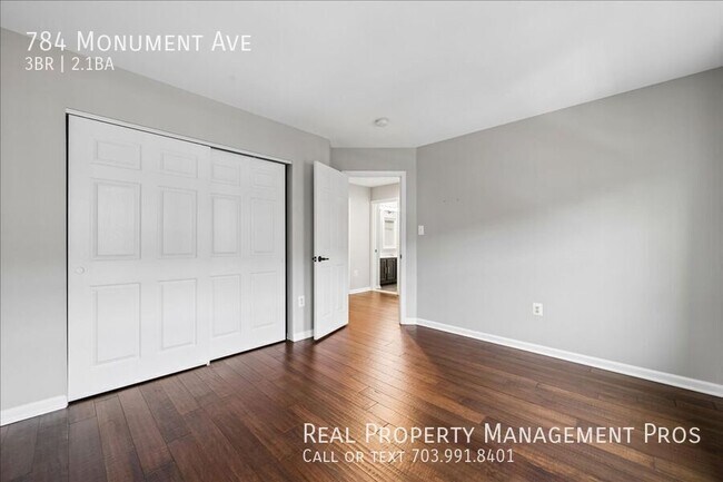 Building Photo - 784 Monument Ave