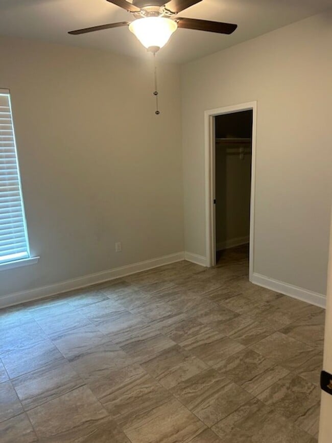 Building Photo - Stunning 3/2 home in Gulf Shores!