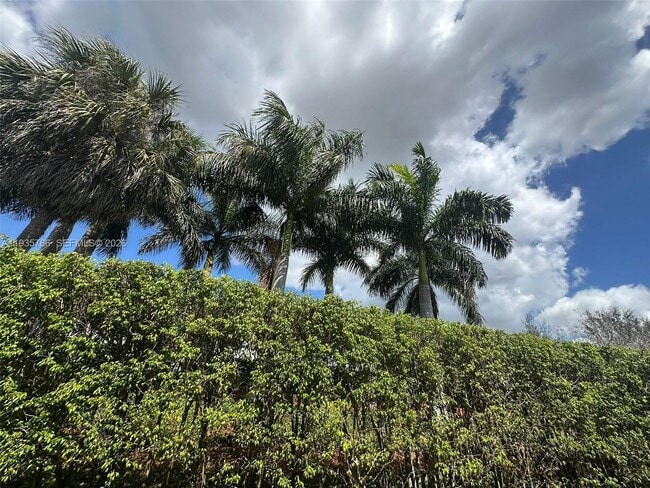 Building Photo - 16511 Blatt Blvd