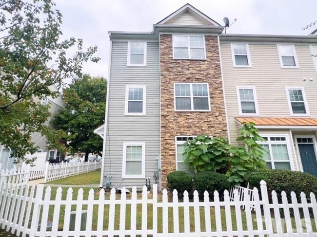 Primary Photo - End Unit Townhome for Rent