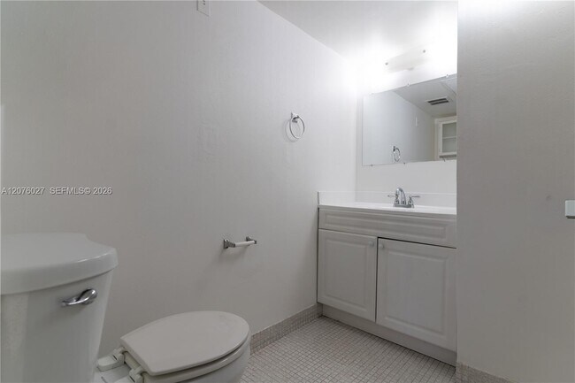 Building Photo - 3101 Oakland Shores Dr