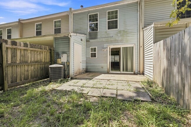 Building Photo - 46 Otsego Dr