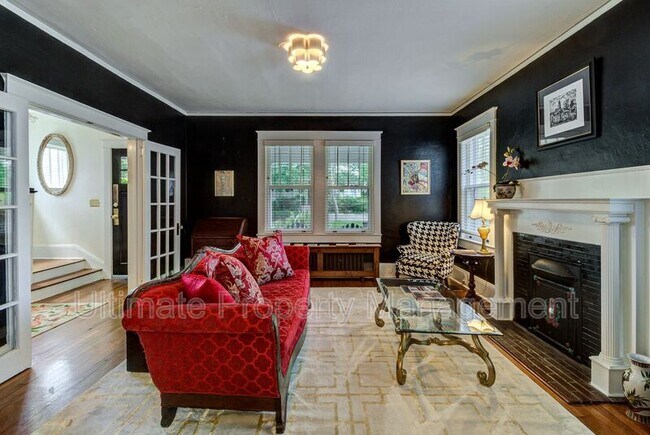 Building Photo - 206 Nun St