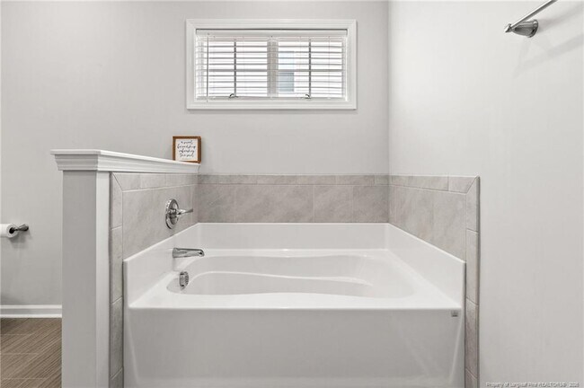 Building Photo - 516 Loom Dr