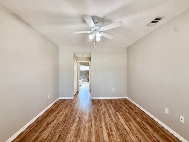 Building Photo - Immaculately updated 3/2.5 Three-Story Maitland Condo in Visconti!