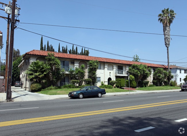 Primary Photo - 7525 Haskell Ave