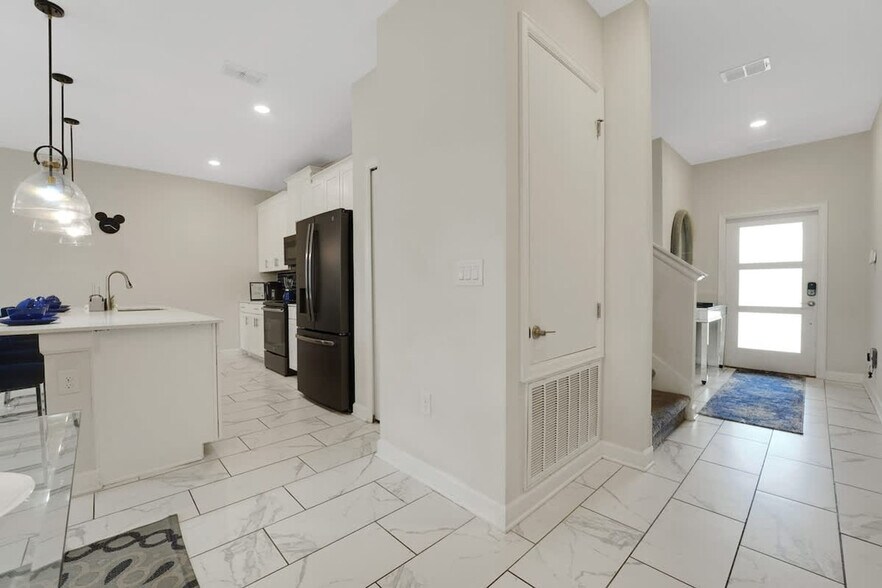 Building Photo - 404 Ocean Course Ave