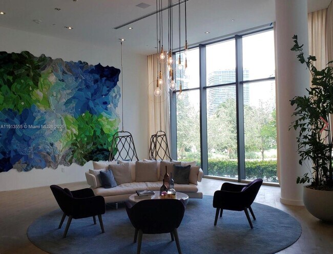 Building Photo - 650 NE 32nd St