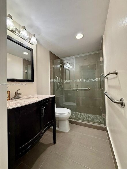 Building Photo - 7501 E Treasure Dr