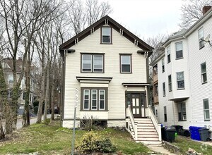 Building Photo - 269 Lamartine St