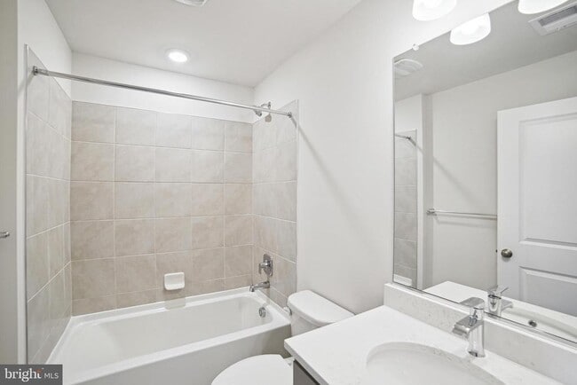 Building Photo - 738 Compass Wy