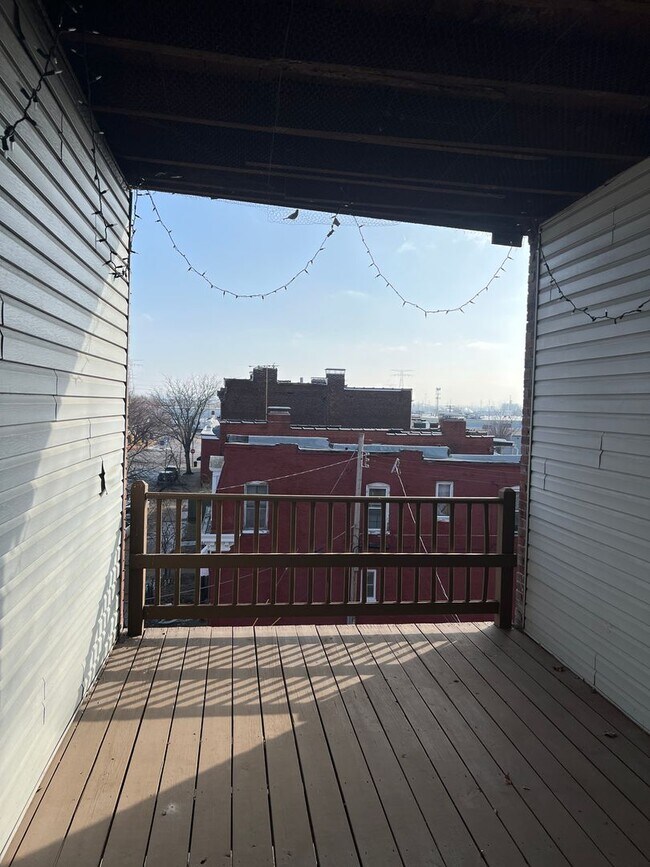 Building Photo - 2300 S 9th St