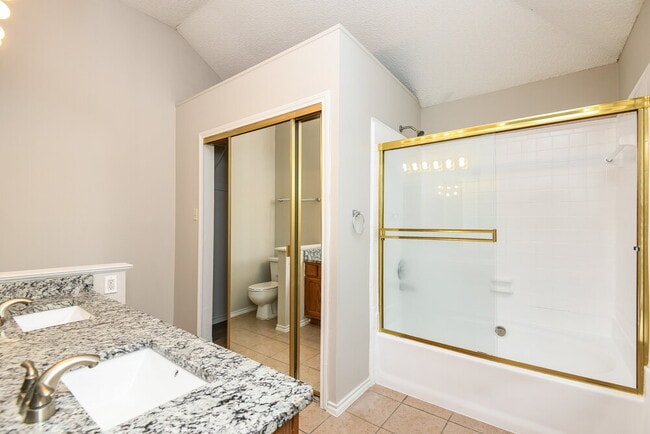 Building Photo - 4702 Waxwing Dr