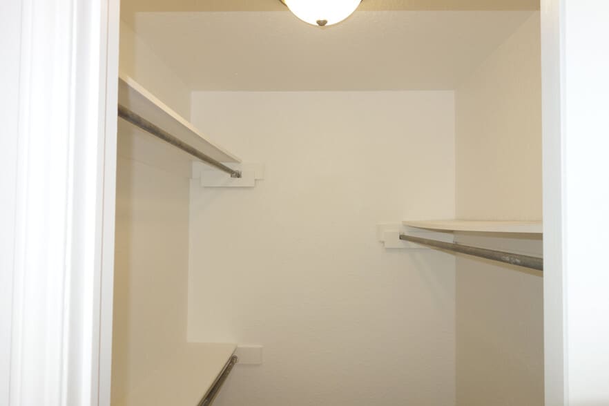 Primary Bedroom Walk-in Closet - 6604 S Utica Pl