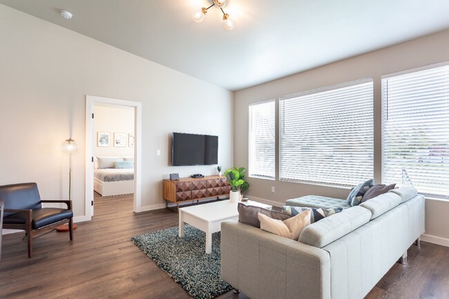 Building Photo - Fully Furnished New 5 Bed, 3 Bath Modern Home with over 3,241 Sq. Ft. on 2 Acres- MEAD SCHOOL DIS...