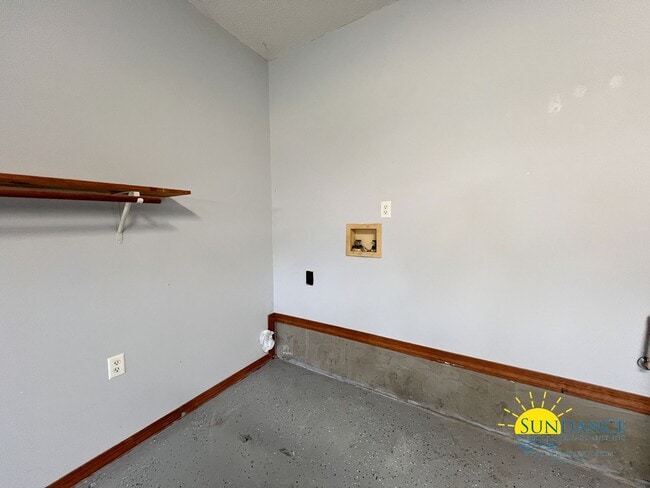 Building Photo - Smart & Solar-Powered South Crestview Home Near Duke Field & Eglin AFB