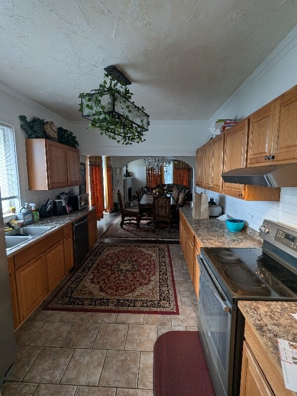 Building Photo - 106 E 1st S