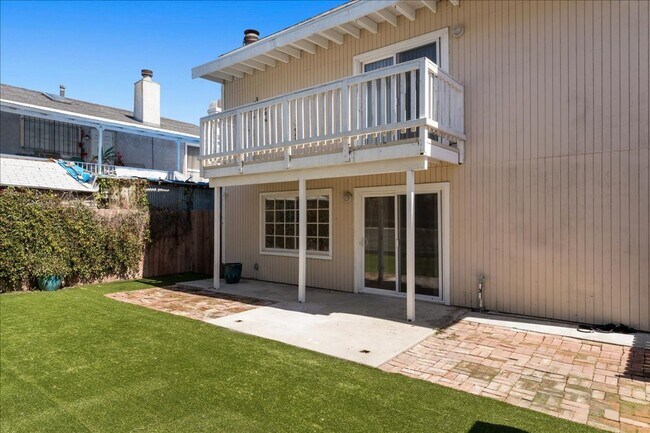 Building Photo - 107 S Aviation Blvd