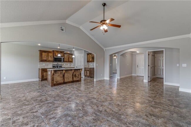 Building Photo - 2703 SW Warberry Ave