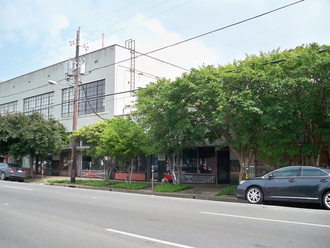 Building Photo - 3026 Commerce St