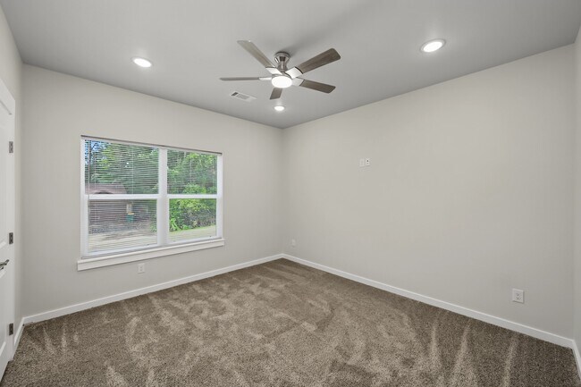 Building Photo - 117 Sun City Ln