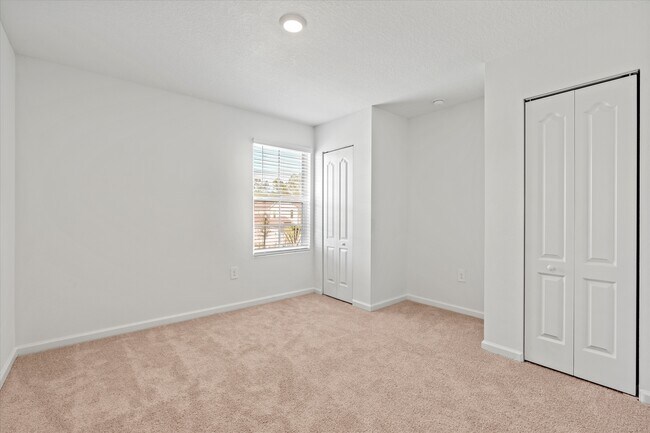 Building Photo - 82 Vero Dr