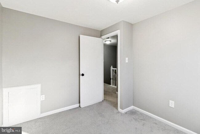 Building Photo - 10603 Tuppence Ct