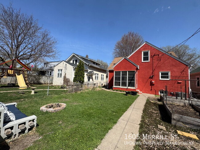 Building Photo - 1605 Merrill St