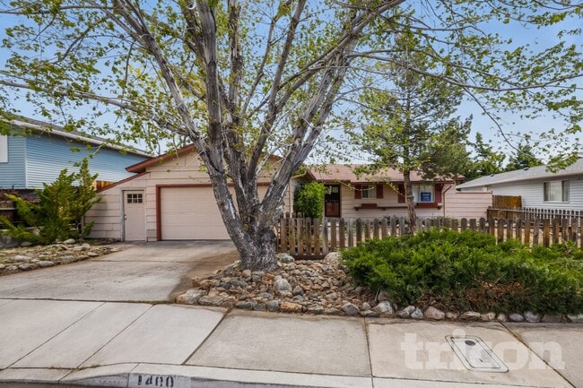 Building Photo - 1400 Ebbetts Dr