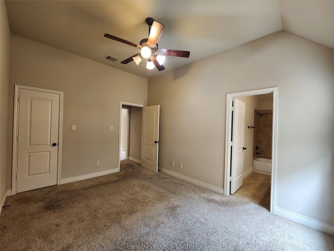 Building Photo - 27123 Bunker Bluff Ct