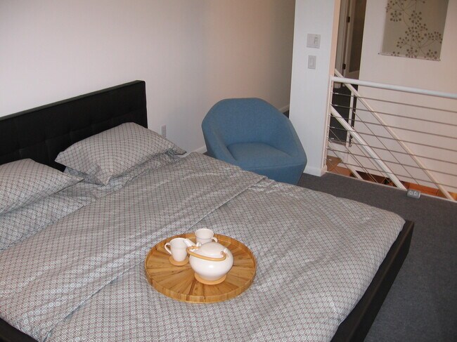 Front Bedroom - 362 1/2 Lamont Pl