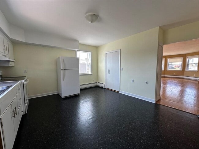 Building Photo - 2872 Pawtucket Ave