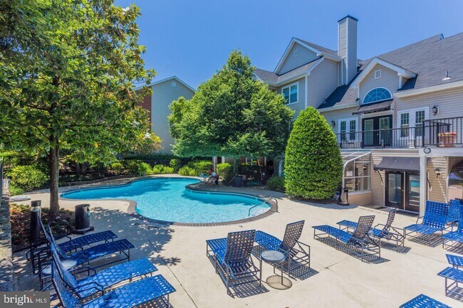 Building Photo - 3313 Wyndham Cir