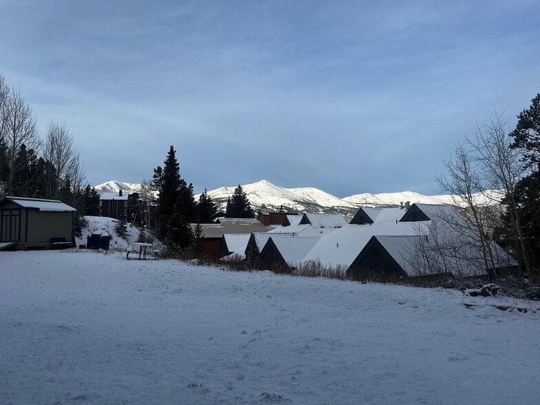 Primary Photo - 303 Overlook Dr