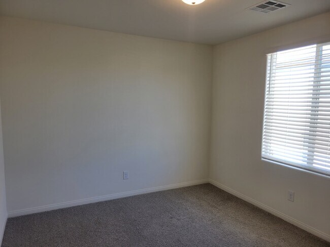 Building Photo - Beautiful 4-bedroom home!