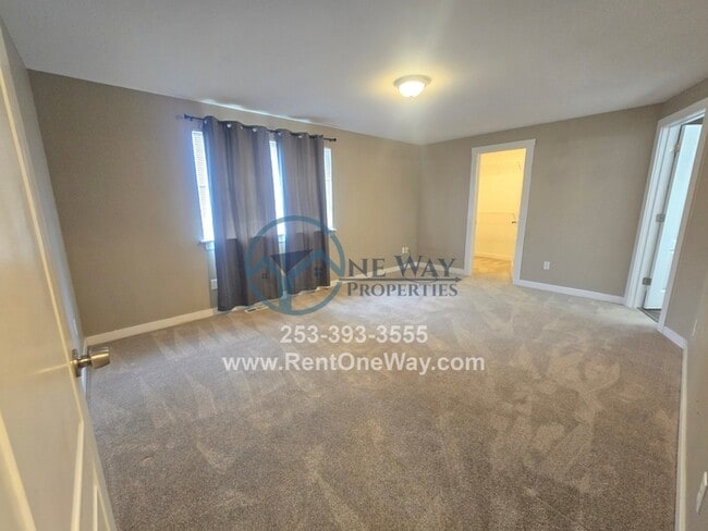 Building Photo - 1120 S 90th St Ct